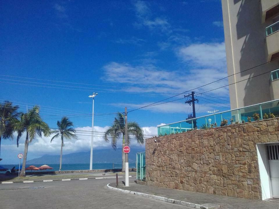 Ap Na Avenida Da Praia Caraguatatuba Luaran gambar